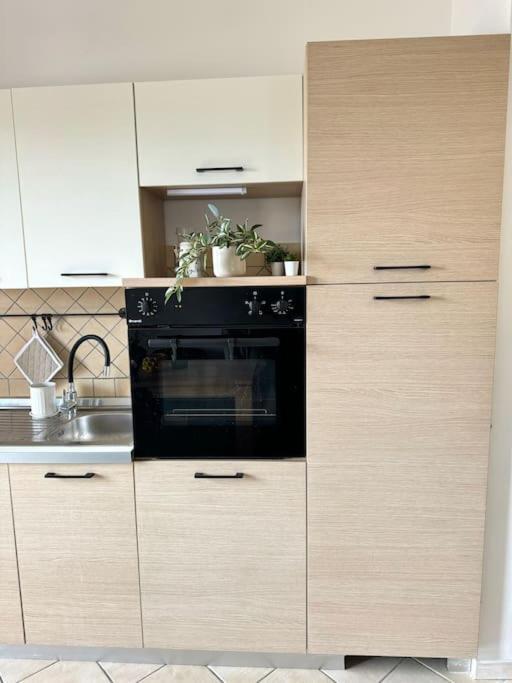 Casa Vacanza Elislor Apartments Fiumicino Bagian luar foto